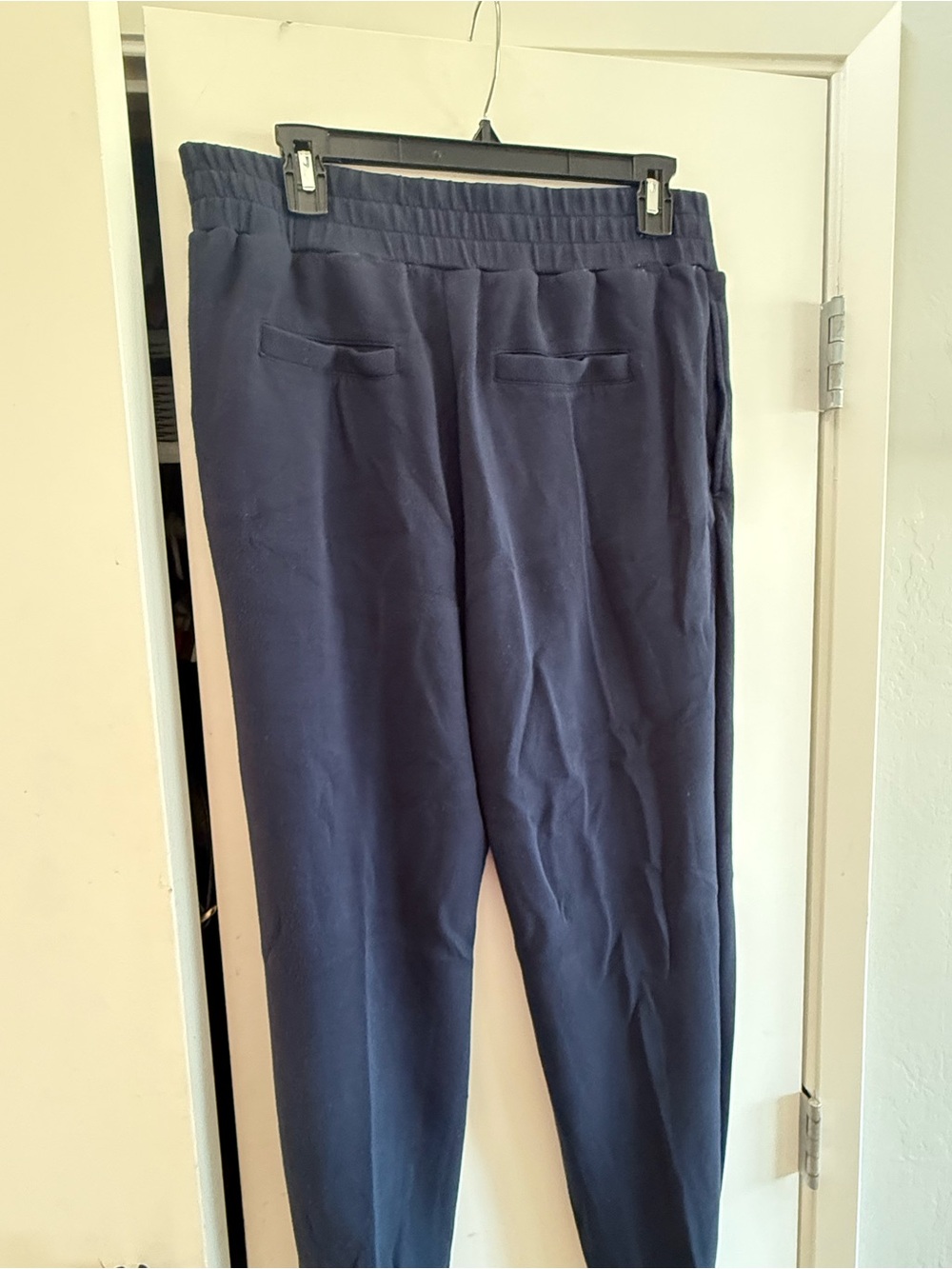 Varley Women’s Navy Joggers - super soft - Large